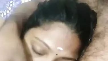 Cheating wife gives a Tamil blowjob to her husband’s friend