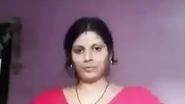 Kolhapur lady records her Indian nude MMS for her lover