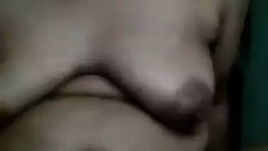 Tamil couple shoots their homemade sex MMS