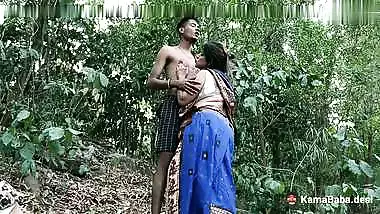 Aunt catches a thief and enjoys Bangla chuda chudi with him