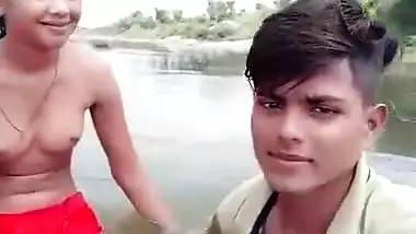 Dehati Lovers Enjoying Outdoor Bathing On Selfie Cam
