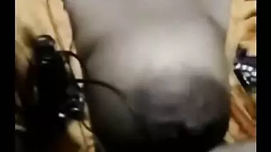 Nogaon lady show her boobs