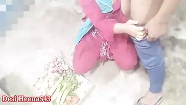 Vegetable Bech Rahi Bhabhi Ko Patakar Choda In Clear Hindi Voice Xxx Indian Desi Bhabhi Vegetables Selling