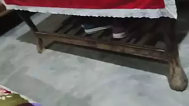 Naked girl from Ayodhya gives a handjob to her stepbrother