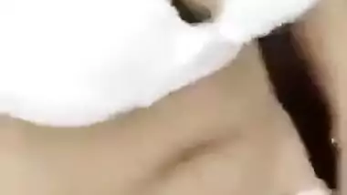 Hijabi cute girl show her sexy pussy